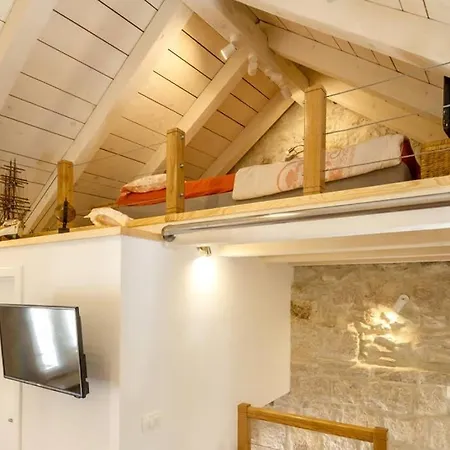 Romantic In Center Appartement Split