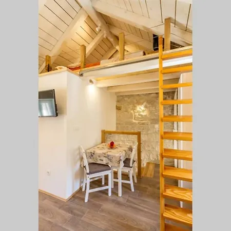 Apartment Romantic In Center *