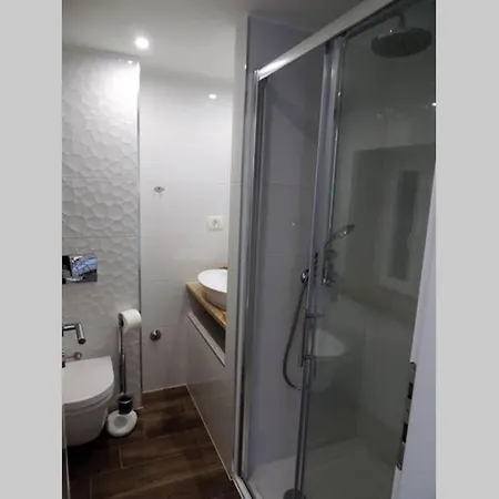 Romantic In Center Apartment Split