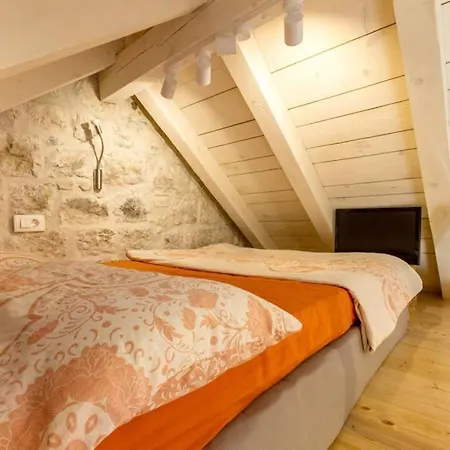 Romantic In Center Apartment *