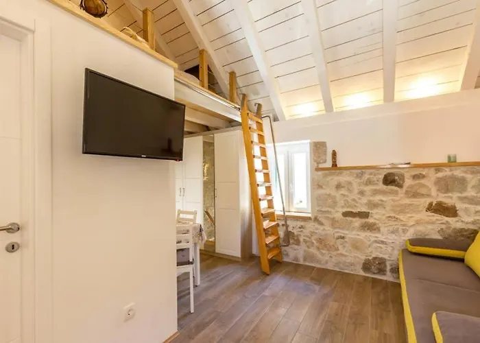 Apartment Romantic In Center